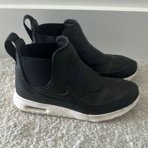 Nike Black Slip-On Sneakers with Modern Design